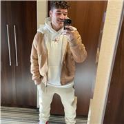 Se vuoi migliorare il tuo inglese o hai bisogno di aiuto per i compiti, ti aspetto!